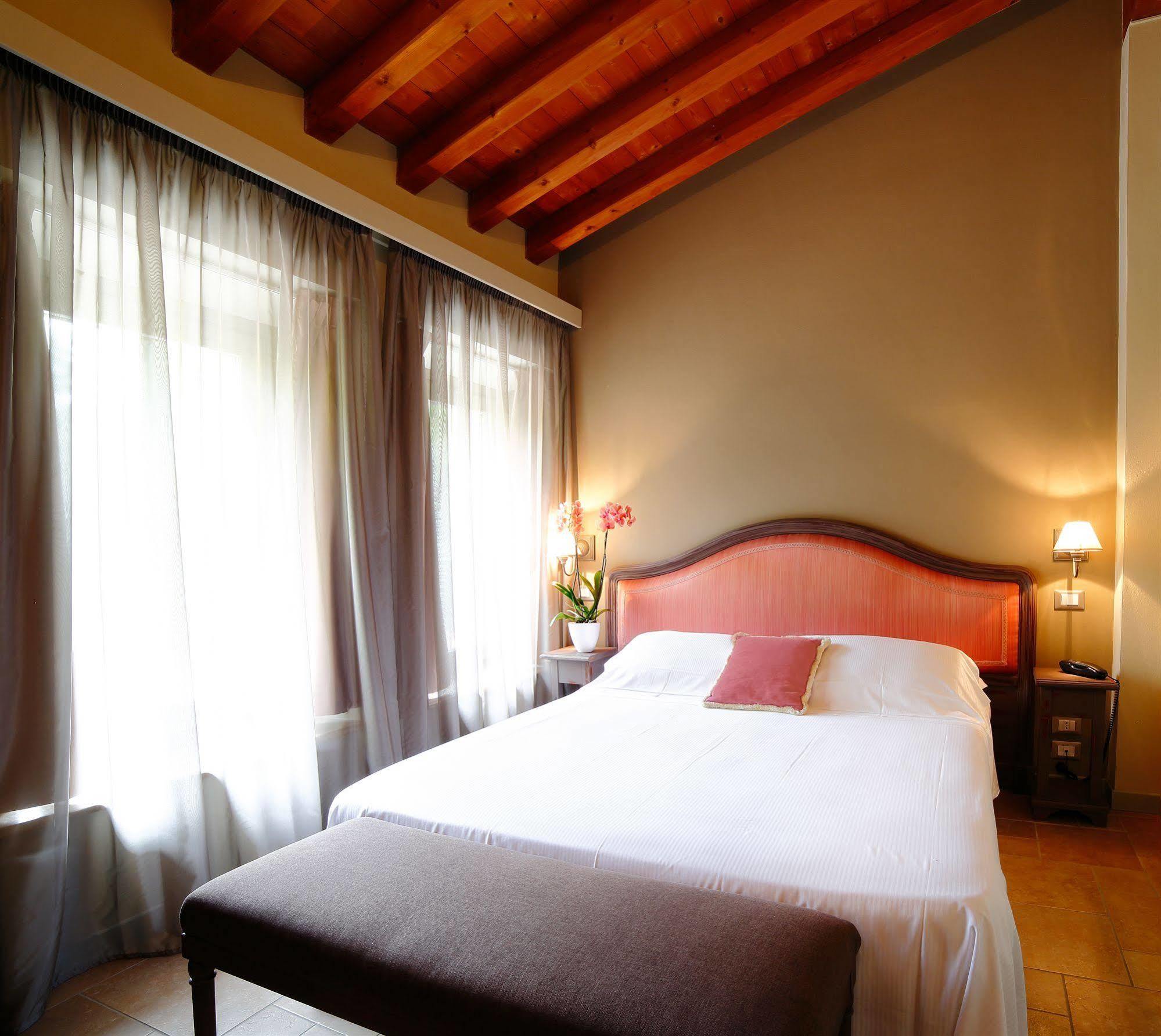 La Maison De Vì Carpaneto Piacentino Buitenkant foto
